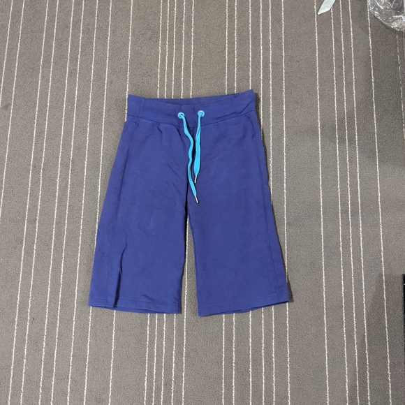 Lululemon long shorts size 4 - Picture 1 of 3